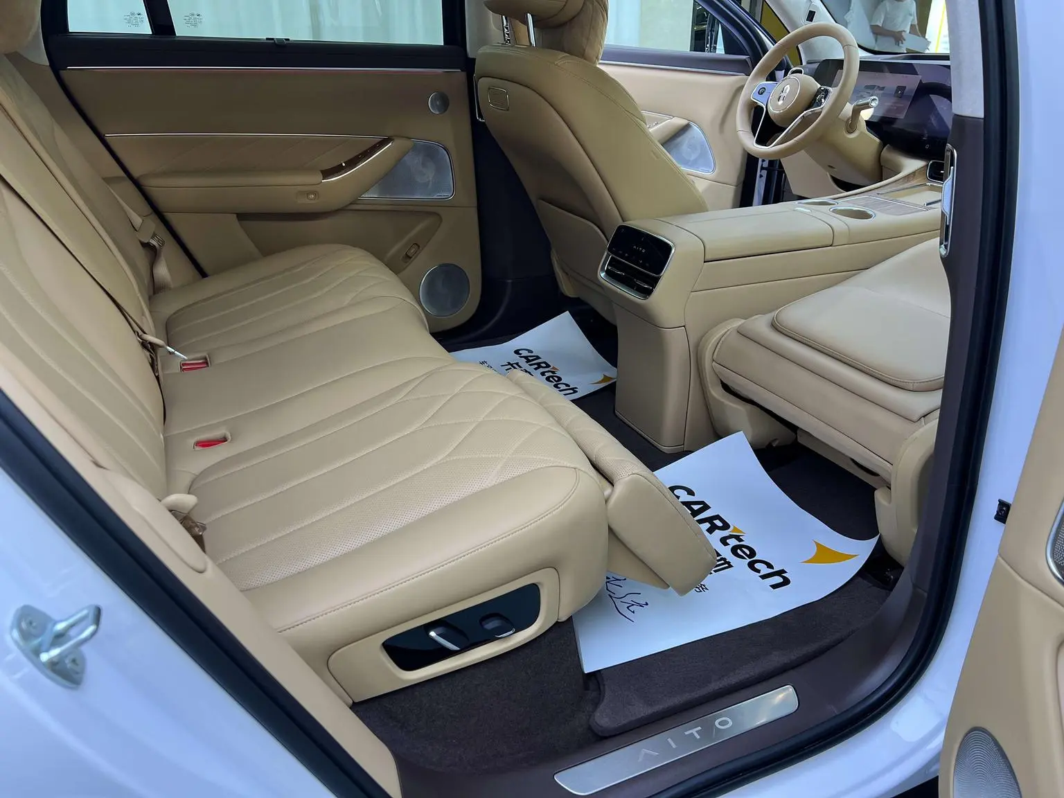 AITO AITO AITO M8 2025 EREV Max+ 5 seat 4WD (192 LiDAR )