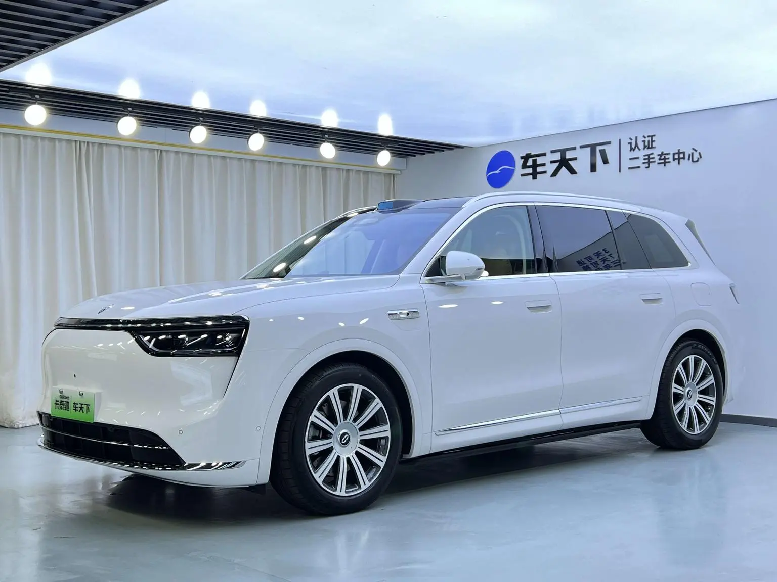 AITO AITO AITO M8 2025 EREV Max+ 5 seat 4WD (192 LiDAR )