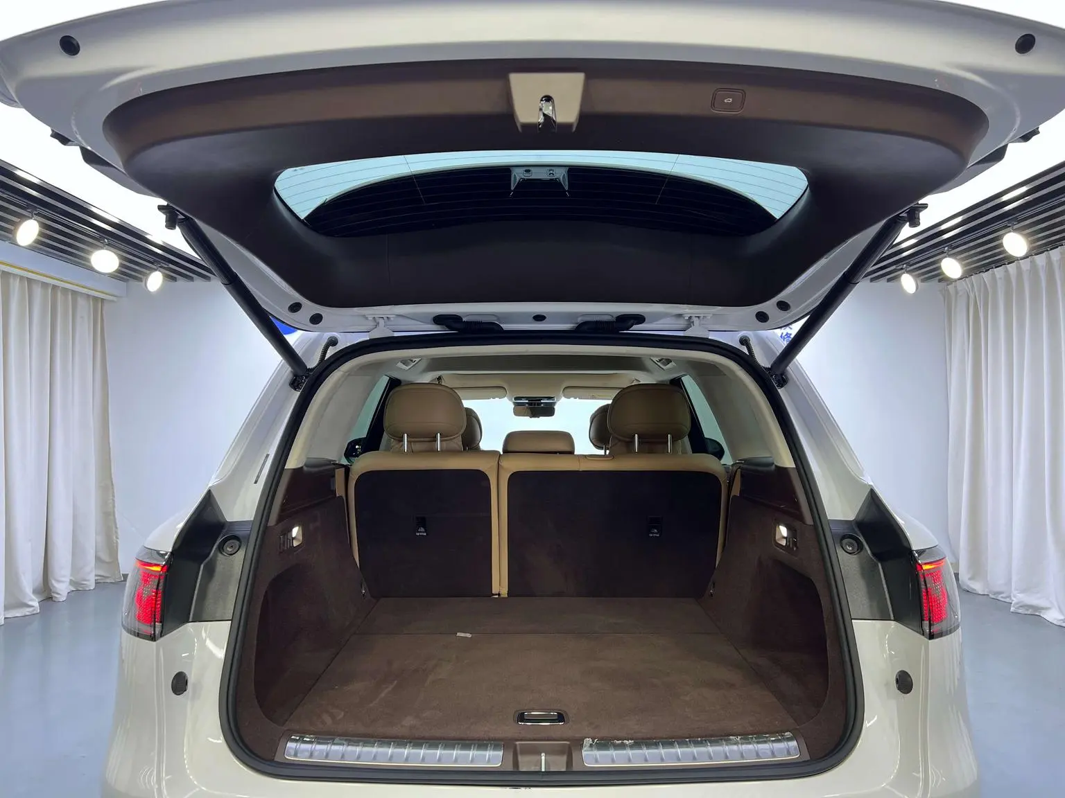 AITO AITO AITO M8 2025 EREV Max+ 5 seat 4WD (192 LiDAR )