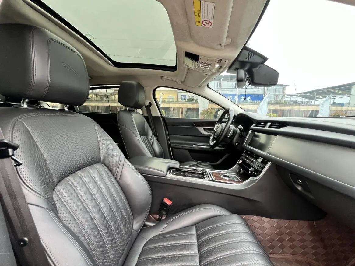 Jaguar XFL 2018 XFL 3.0 SC 340PS