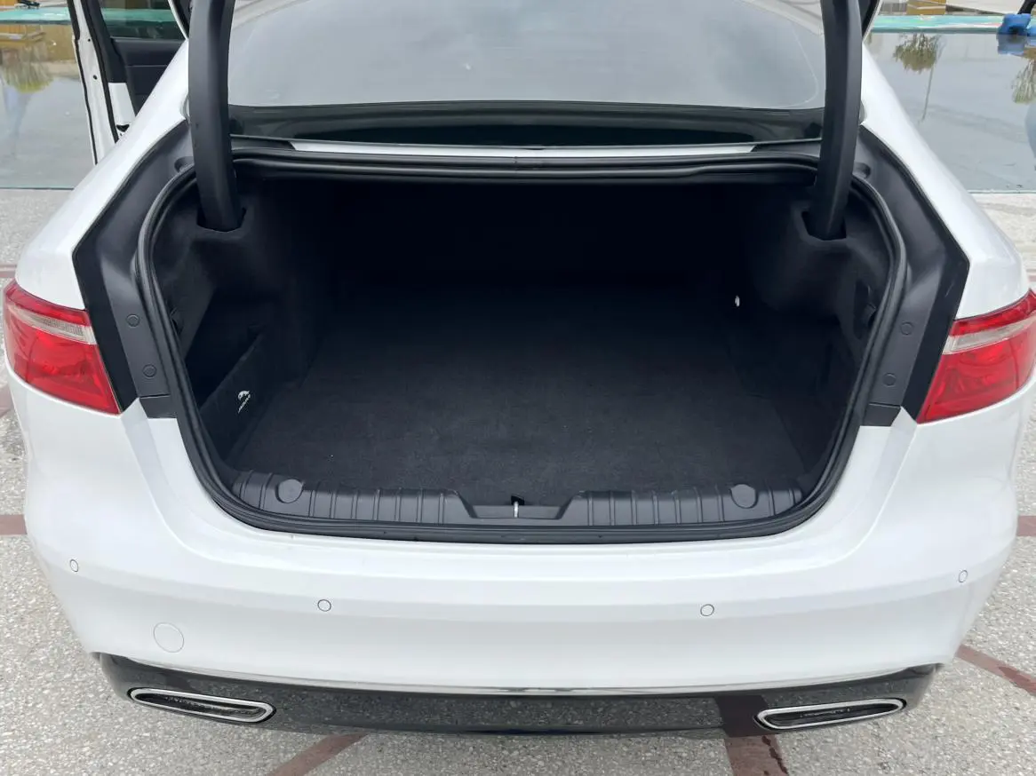 Jaguar XFL 2018 XFL 3.0 SC 340PS