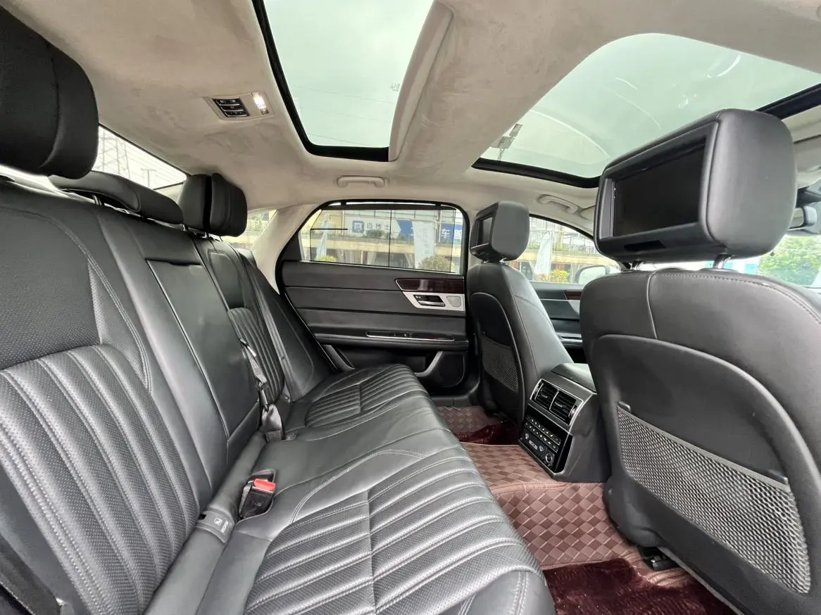 Jaguar XFL 2018 XFL 3.0 SC 340PS