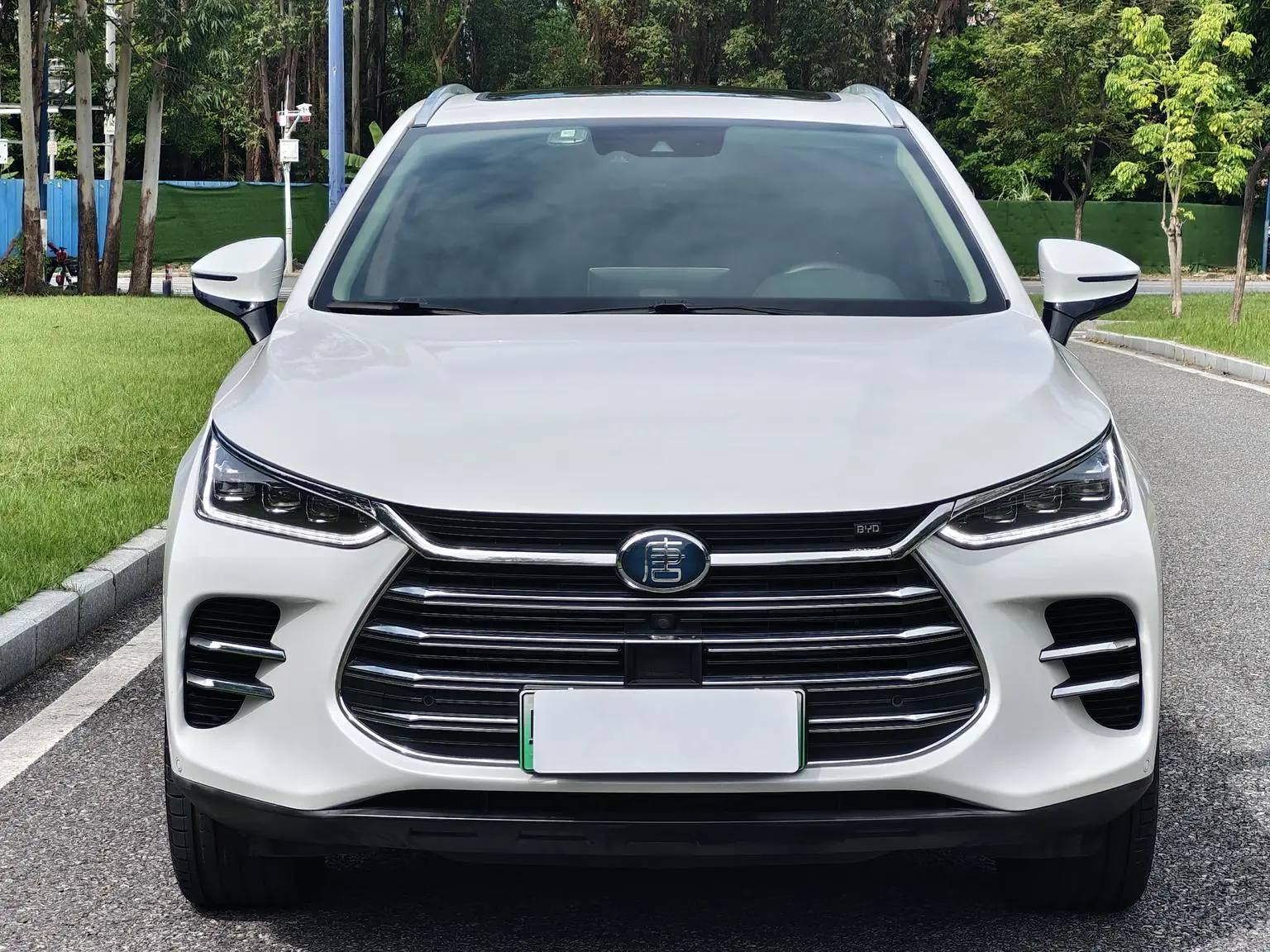 BYD Tang DM 2019 DM 2.0T 4WD Smart Connected 7 seat China VI