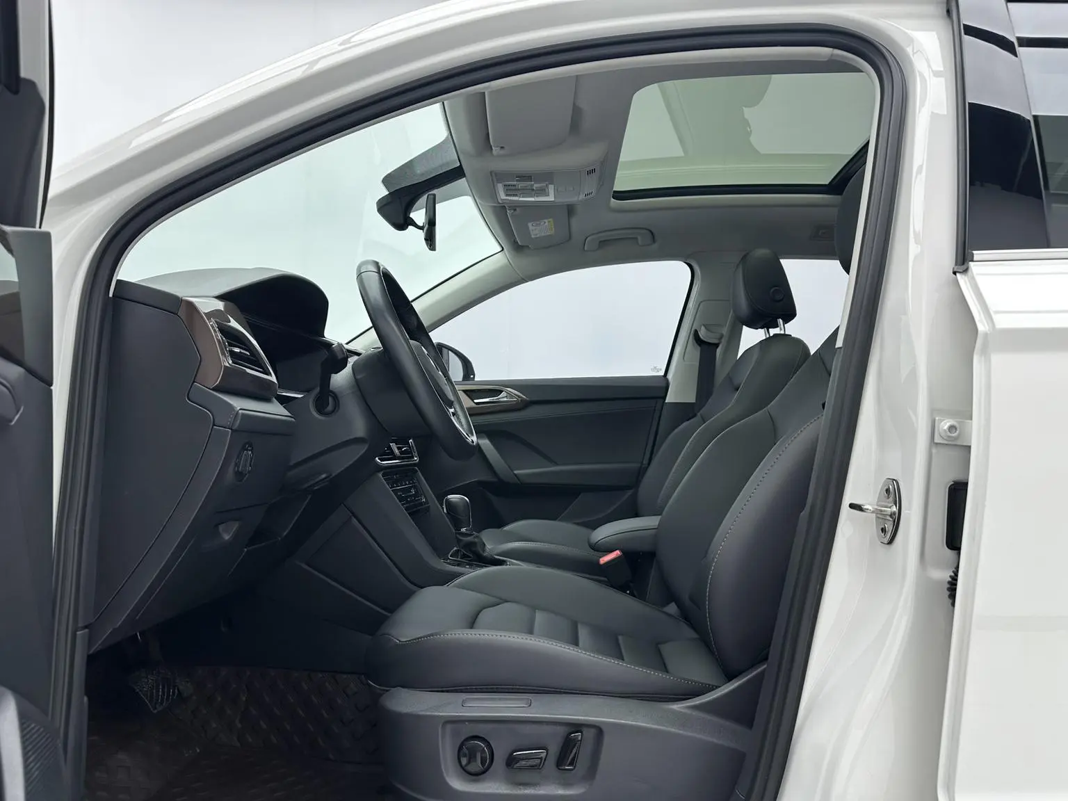Volkswagen Tharu 2022 280TSI 2WD Luxury