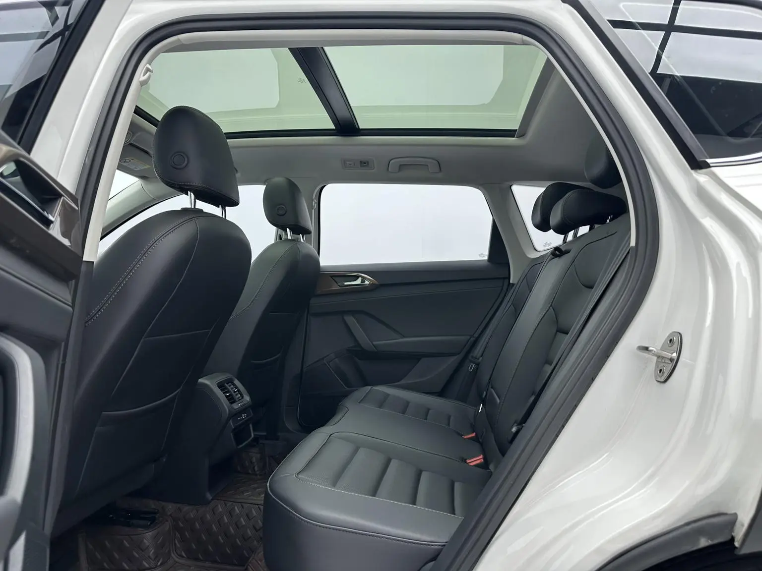 Volkswagen Tharu 2022 280TSI 2WD Luxury