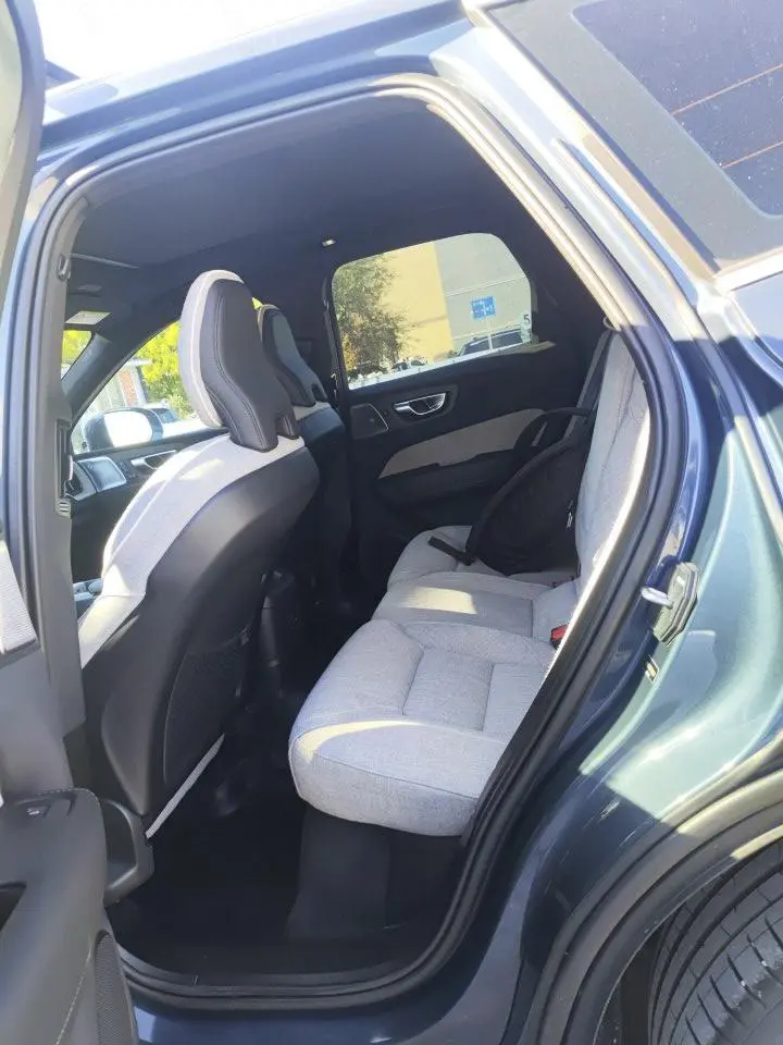 Volvo XC60 PHEV 2023 T8 4WD Long Range Smart Elegant Luxury