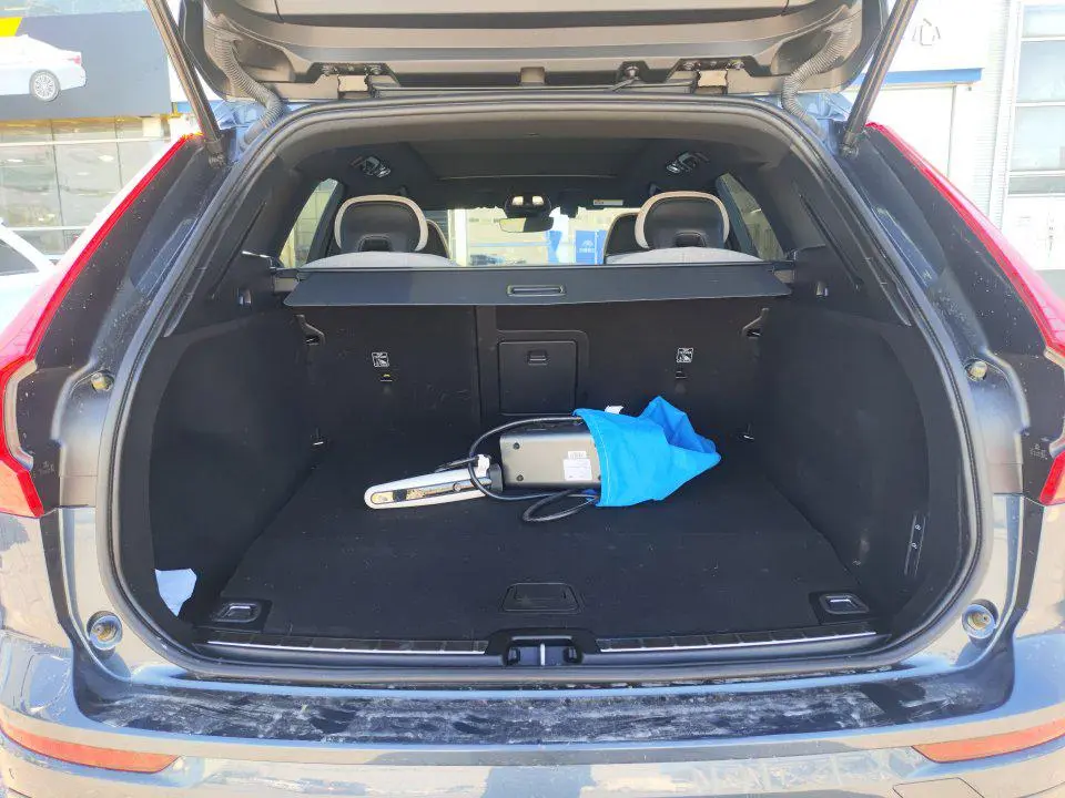 Volvo XC60 PHEV 2023 T8 4WD Long Range Smart Elegant Luxury