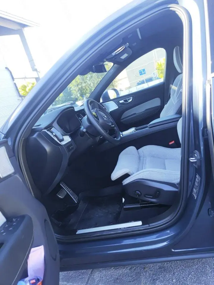 Volvo XC60 PHEV 2023 T8 4WD Long Range Smart Elegant Luxury