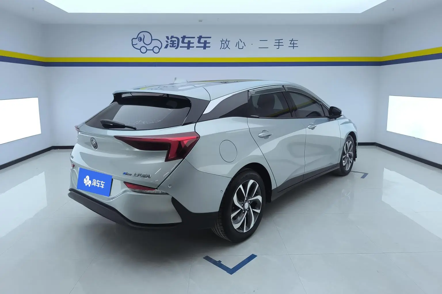 Buick 6 PHEV 2022 Connected Smart