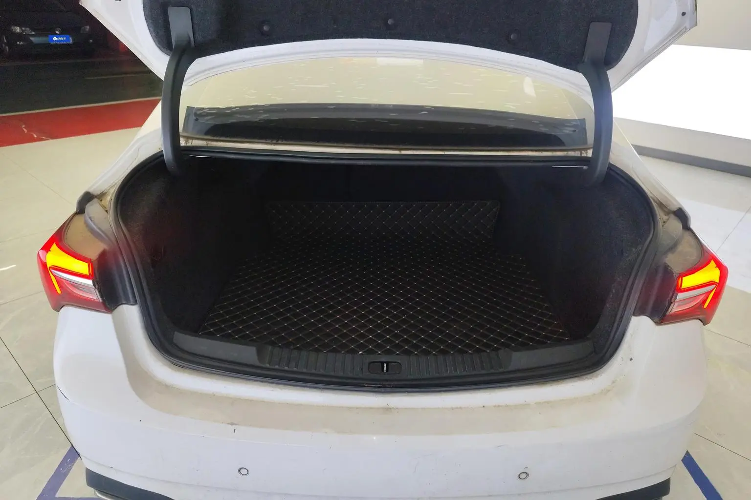 Buick Verano 2020 Sedan 20T CVT Leading