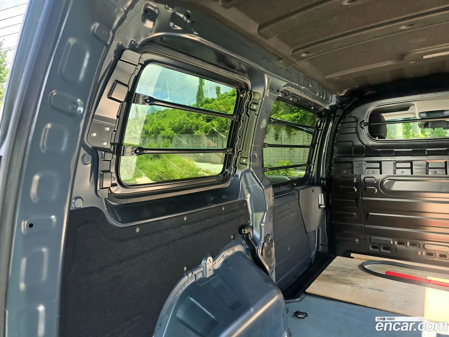 Hyundai Staria L3.5 Cargo 3-Seater