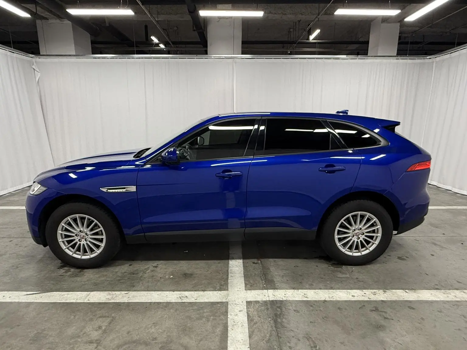 Jaguar F-PACE 2018 2.0T 4WD Premium Plus