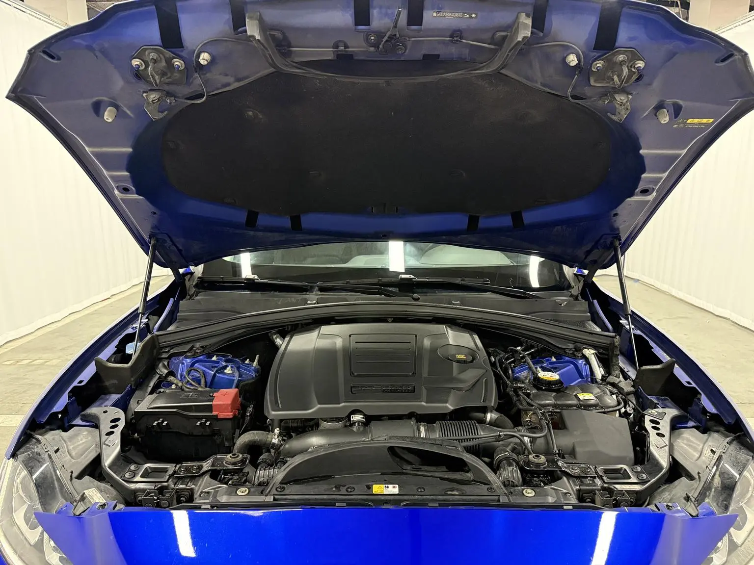 Jaguar F-PACE 2018 2.0T 4WD Premium Plus
