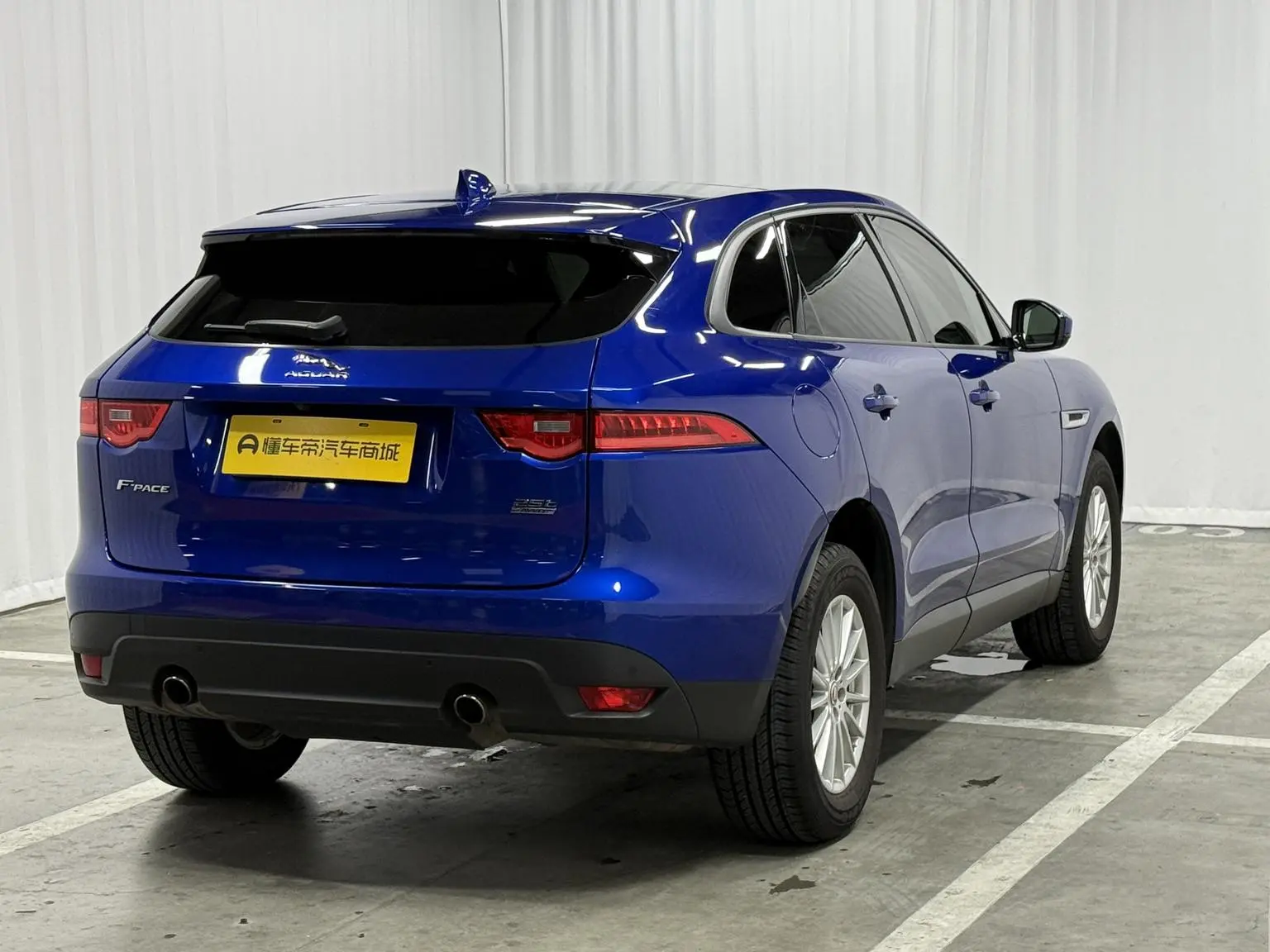 Jaguar F-PACE 2018 2.0T 4WD Premium Plus