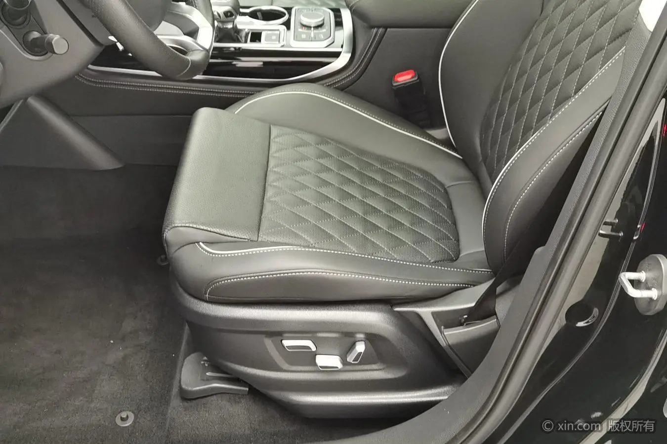 Hongqi HS7 2022 3.0T Auto 4WD Smart Connected Qichang