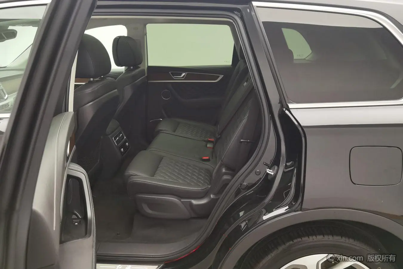 Hongqi HS7 2022 3.0T Auto 4WD Smart Connected Qichang