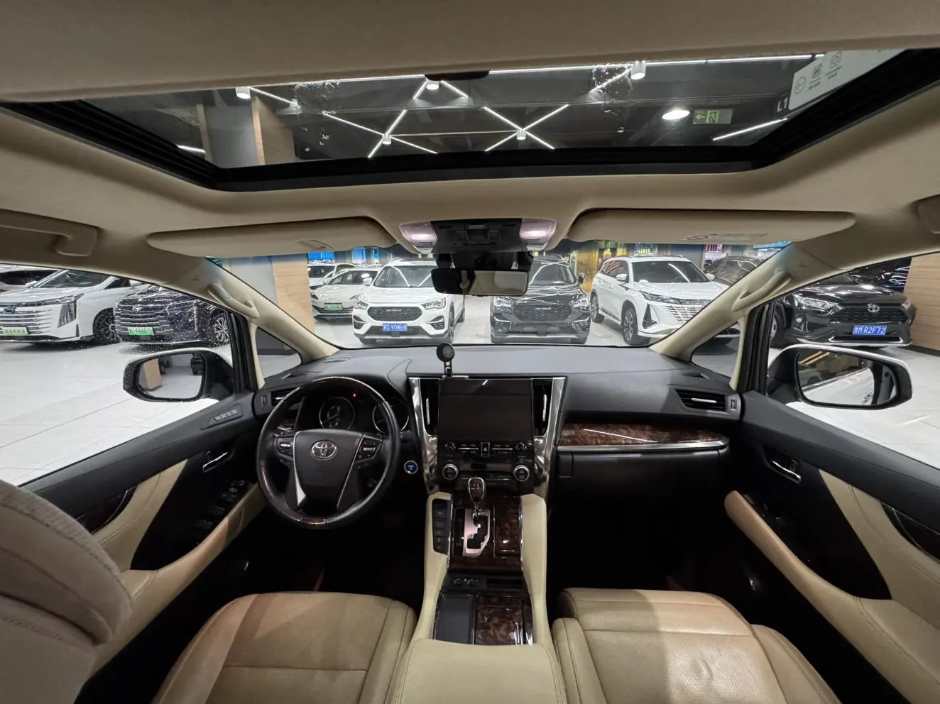 Toyota 2021 Hybrid 2.5L Luxury