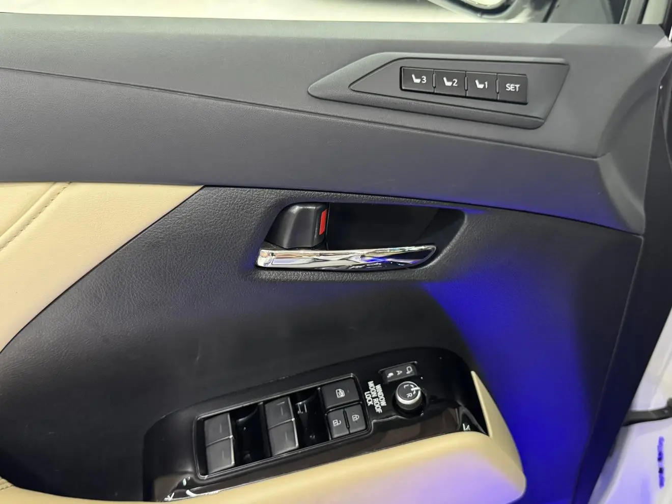 Toyota 2021 Hybrid 2.5L Luxury