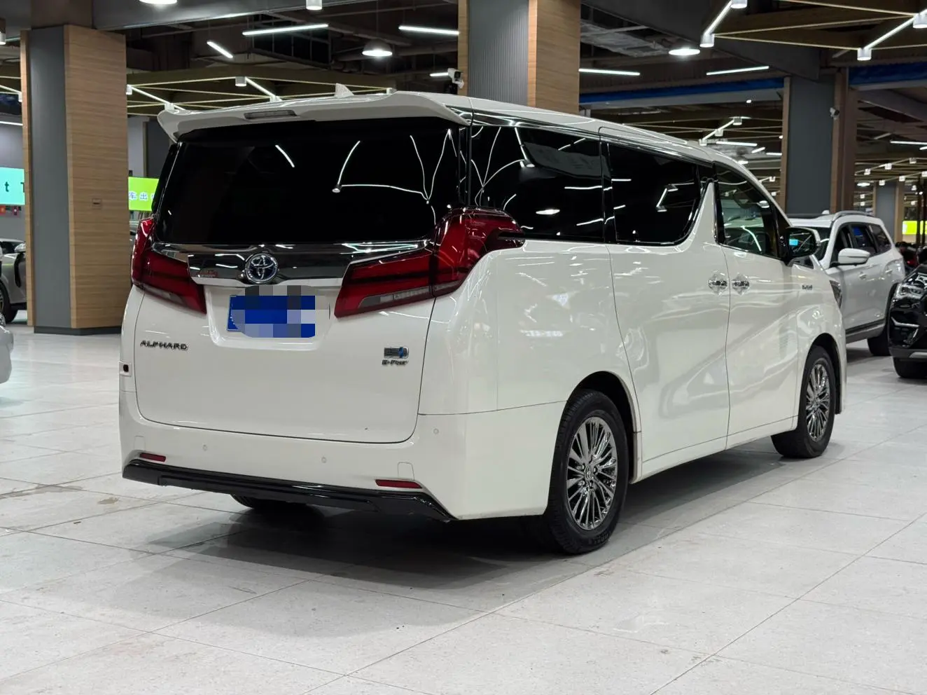 Toyota 2021 Hybrid 2.5L Luxury