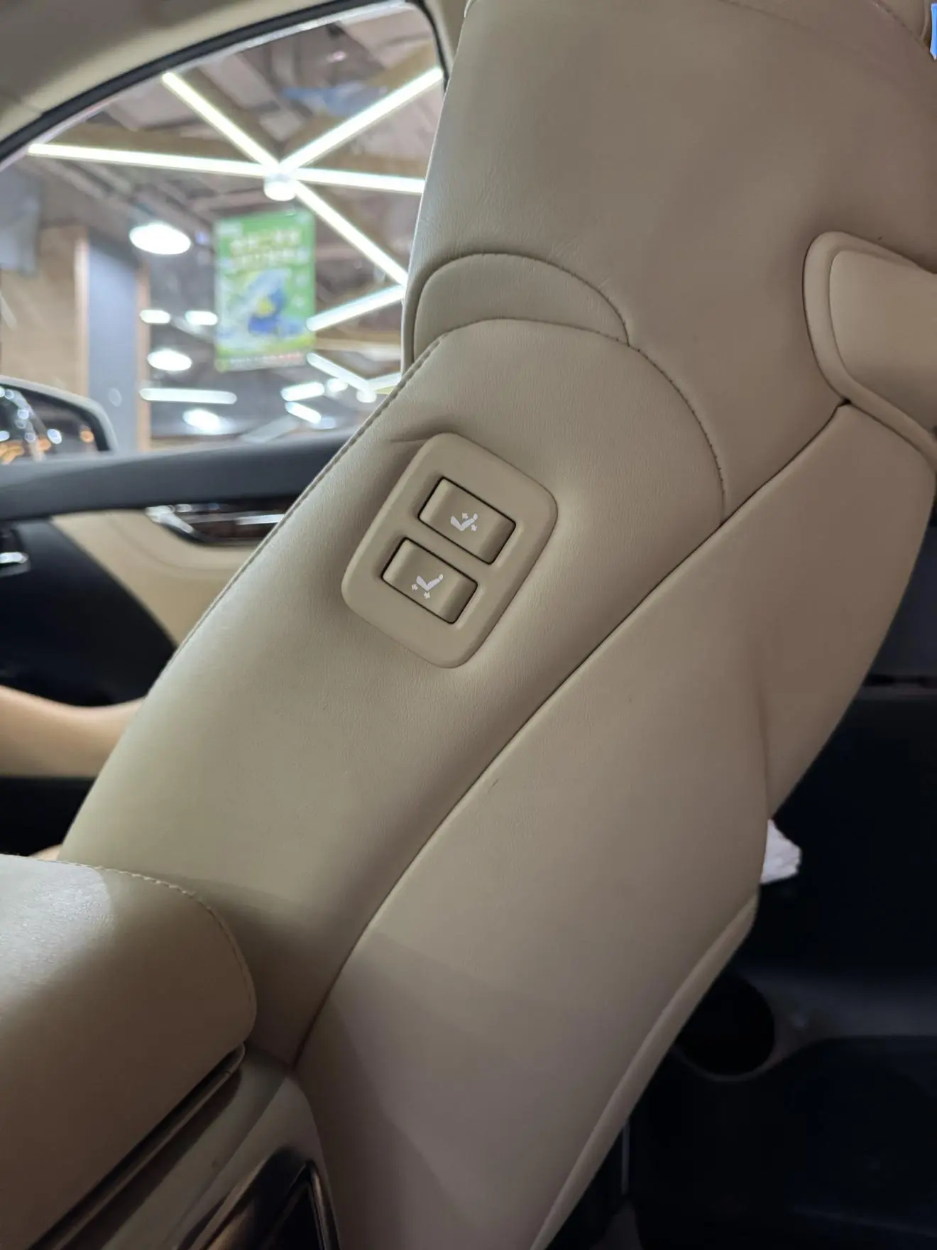 Toyota 2021 Hybrid 2.5L Luxury