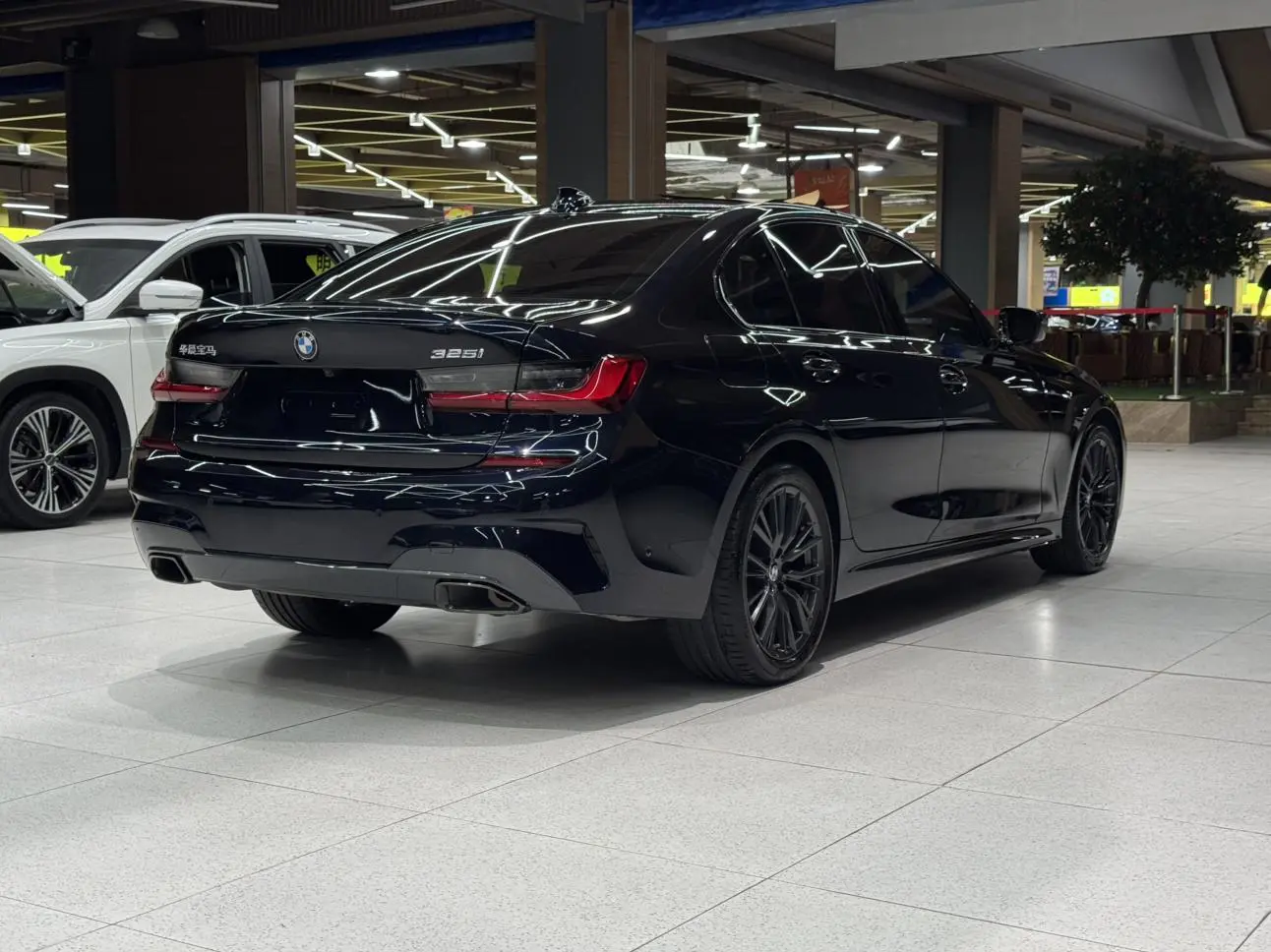 BMW 3 Series 2022 325i M Sport Shadow Night Package