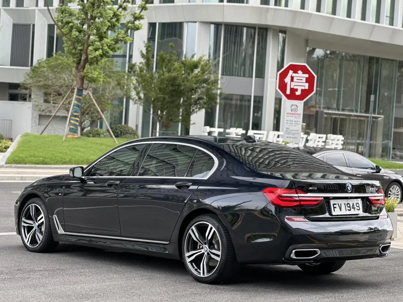 BMW 7 Series 2018 750Li xDrive M Sport Package