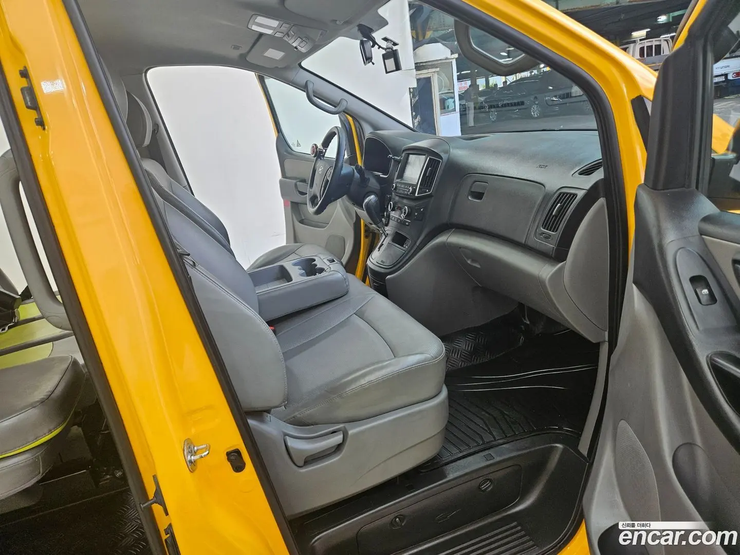 Hyundai Starex School Bus