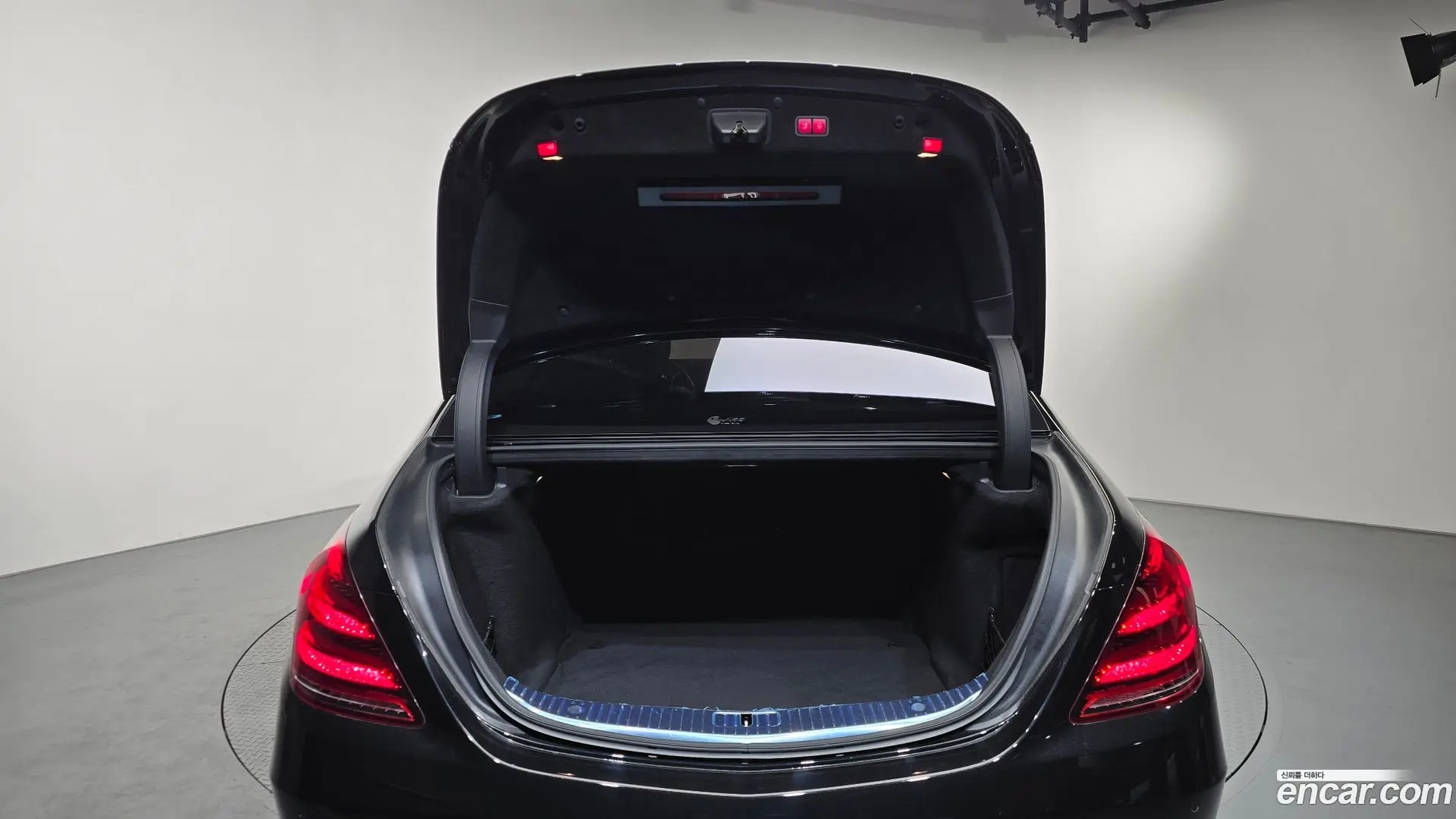 Mercedes-Benz S-Class S560L 4MATIC