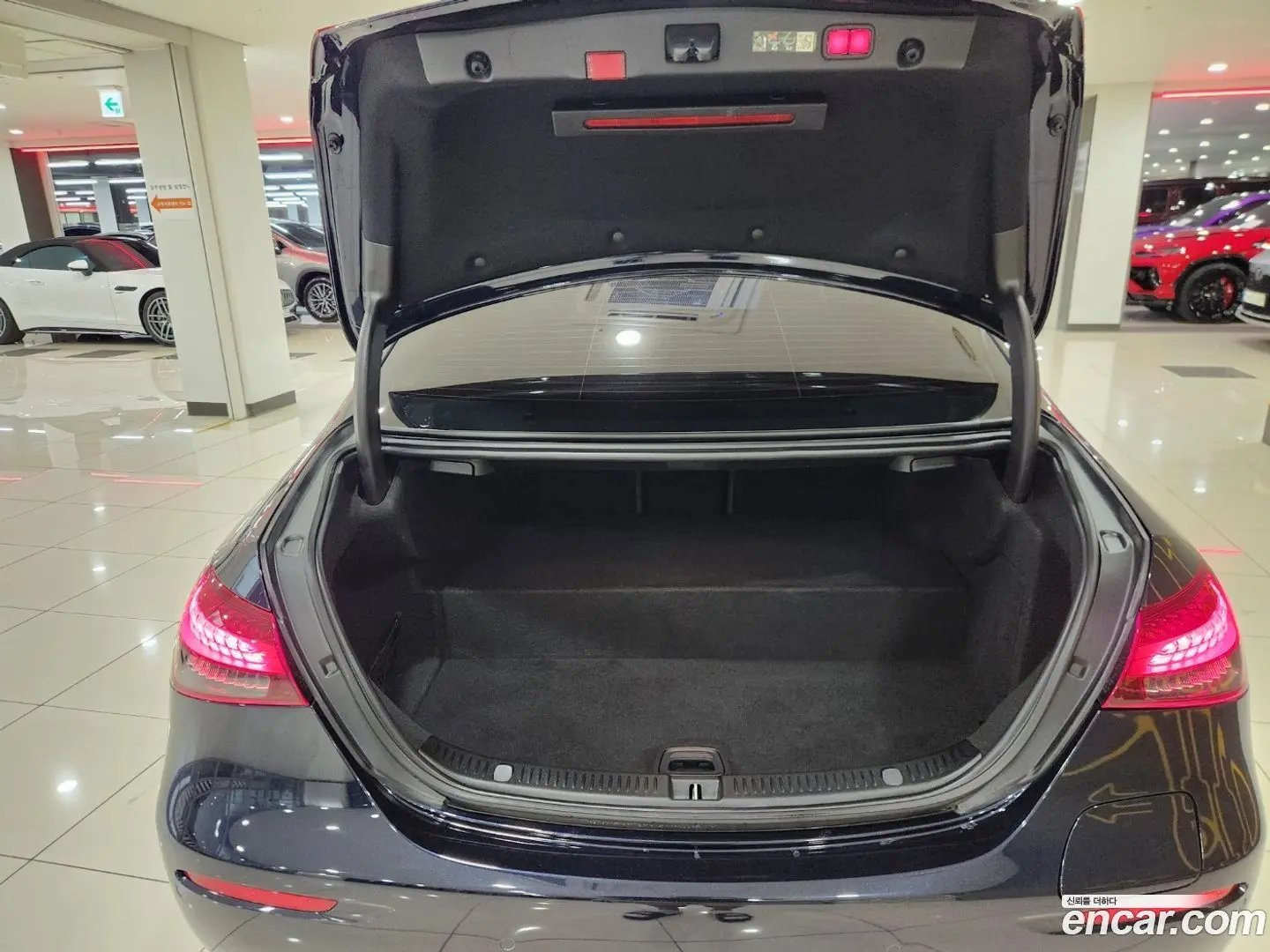 Mercedes-Benz E-Class E300e 4MATIC Exclusive