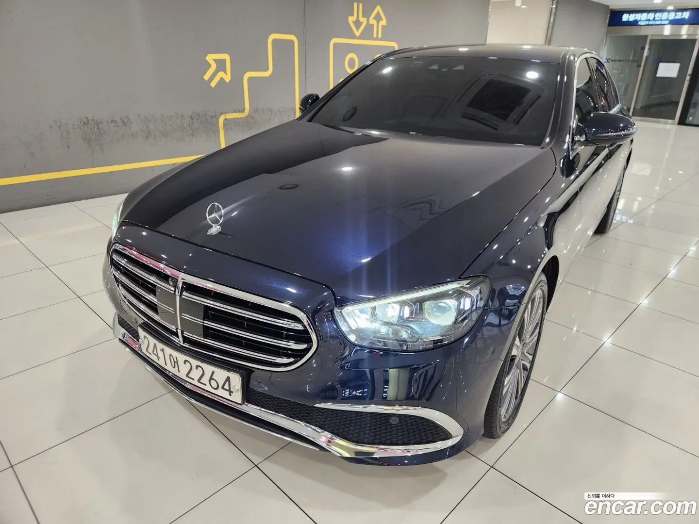 Mercedes-Benz E-Class E300e 4MATIC Exclusive