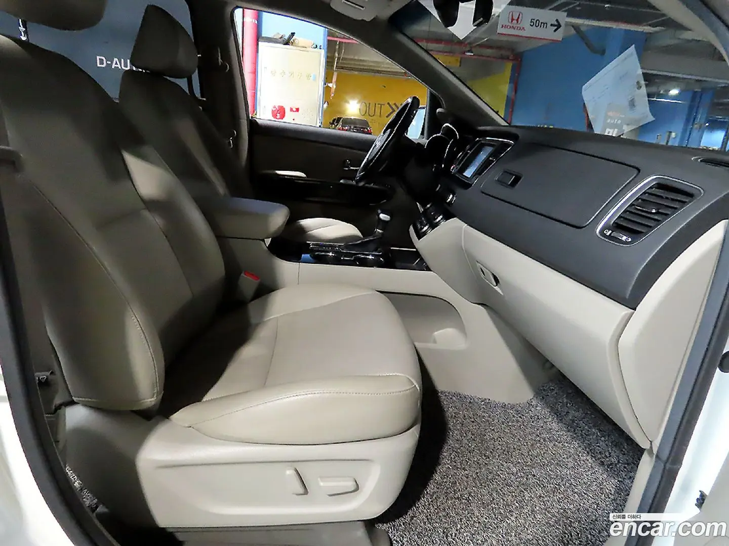 Kia Canival 9-Seater Prstige 2018