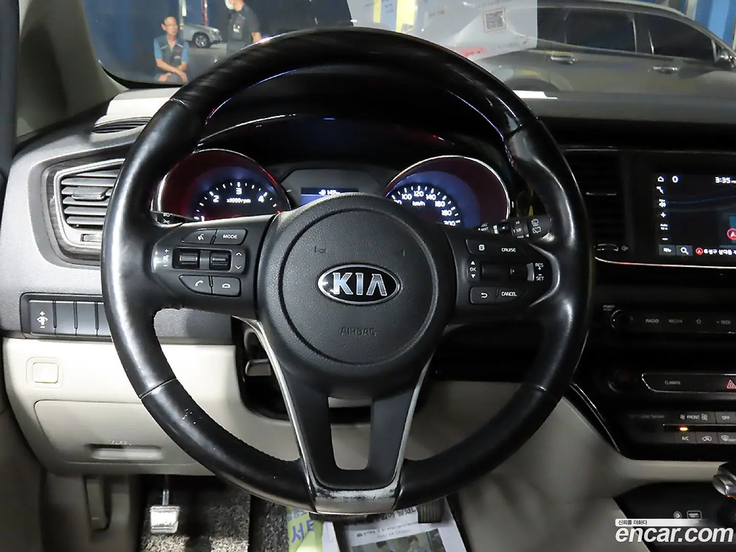 Kia Canival 9-Seater Prstige 2018