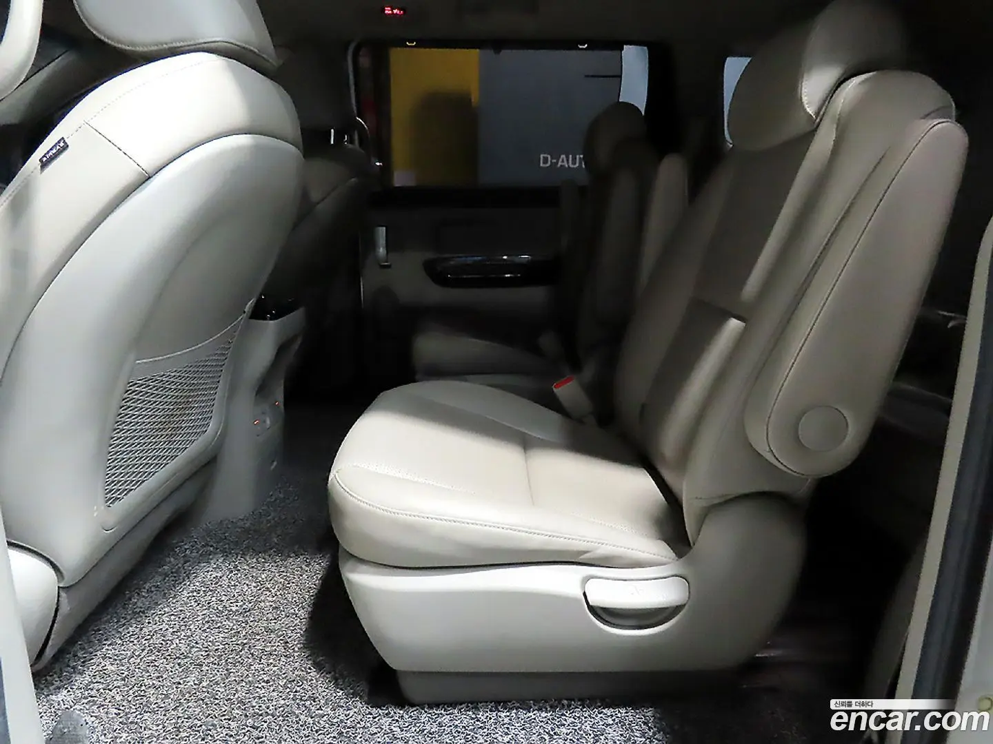 Kia Canival 9-Seater Prstige 2018