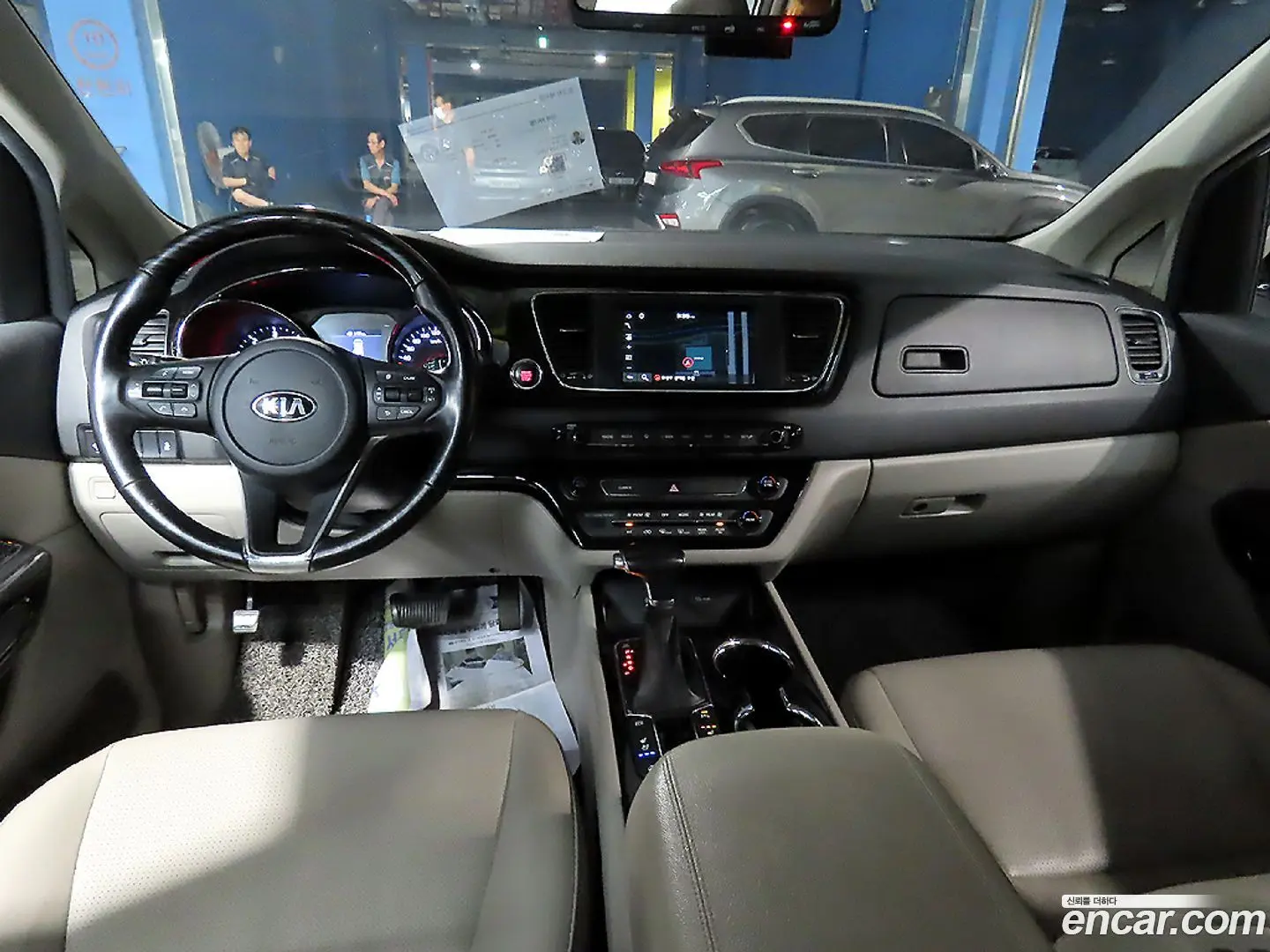 Kia Canival 9-Seater Prstige 2018