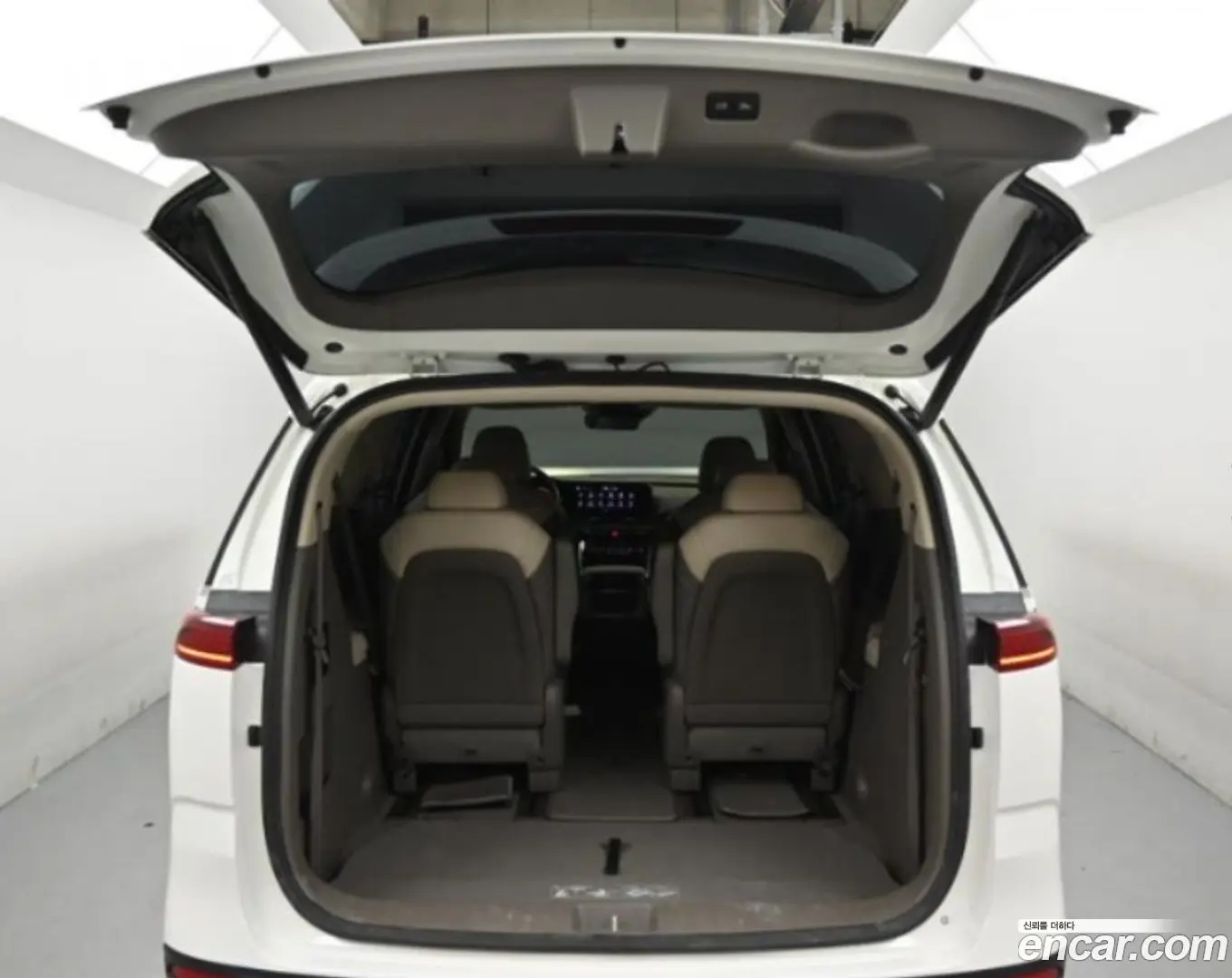 Kia Canival Gasoline 9-Seater Signature 2020