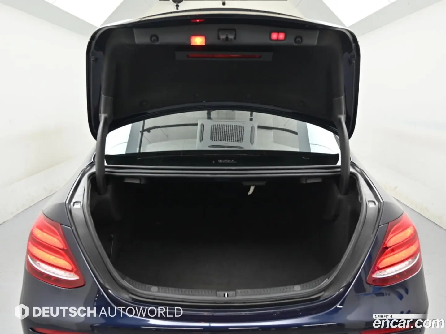 Mercedes-Benz E-Class E300 4MATIC Exclusive 2016