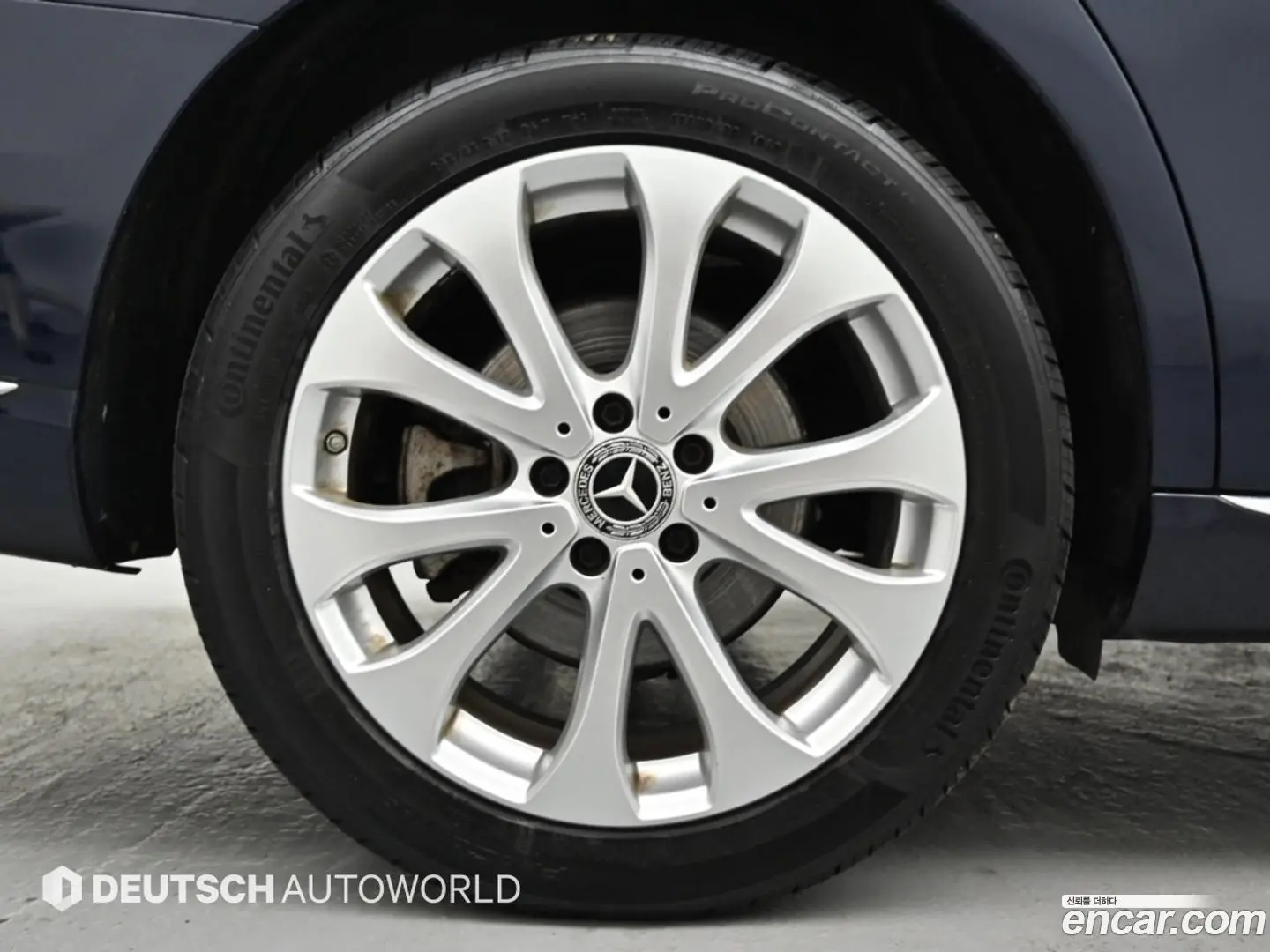 Mercedes-Benz E-Class E300 4MATIC Exclusive 2016