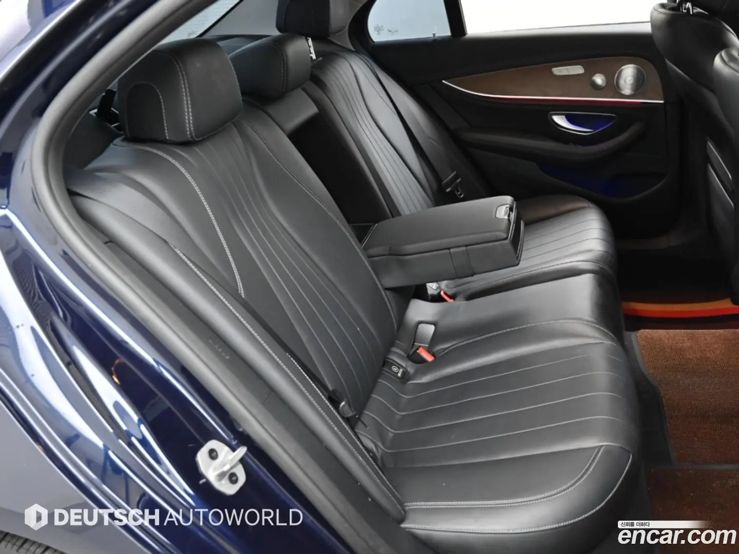 Mercedes-Benz E-Class E300 4MATIC Exclusive 2016