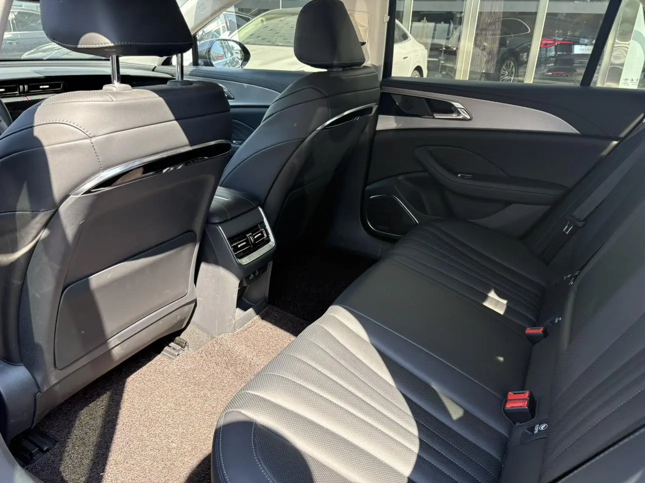 Hongqi H5 2024 1.5T DCT Smart Connected
