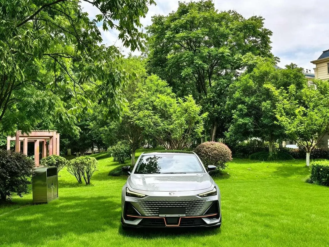 Changan UNI-V 2023 1.5T Sport