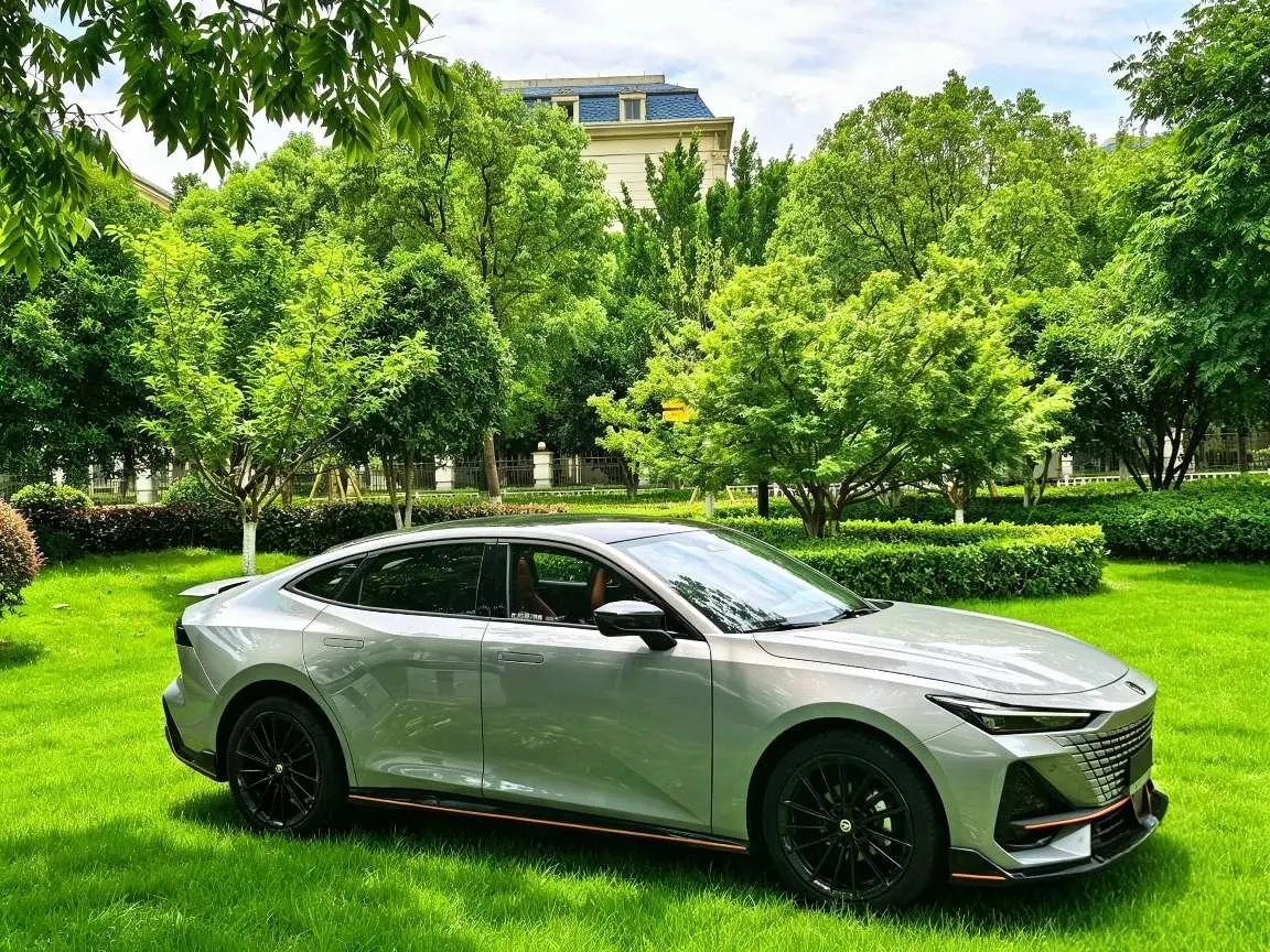 Changan UNI-V 2023 1.5T Sport