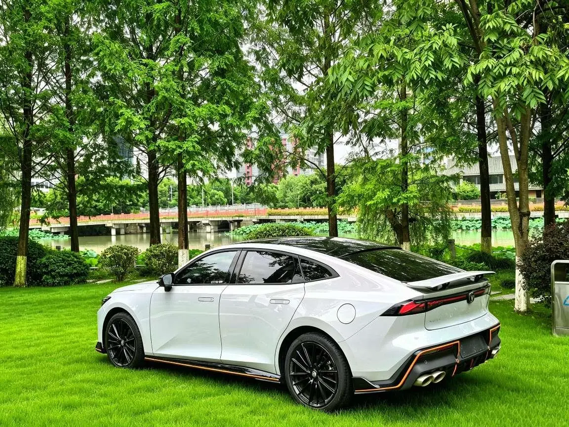 Changan UNI-V 2023 1.5T Sport