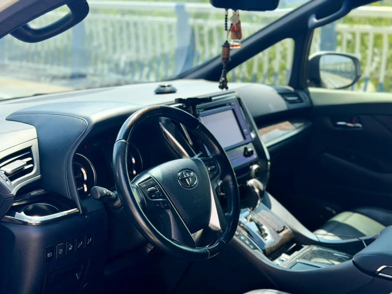 Toyota Vellfire 2019 Hybrid 2.5L HV Premium