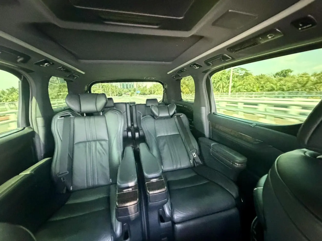 Toyota Vellfire 2019 Hybrid 2.5L HV Premium
