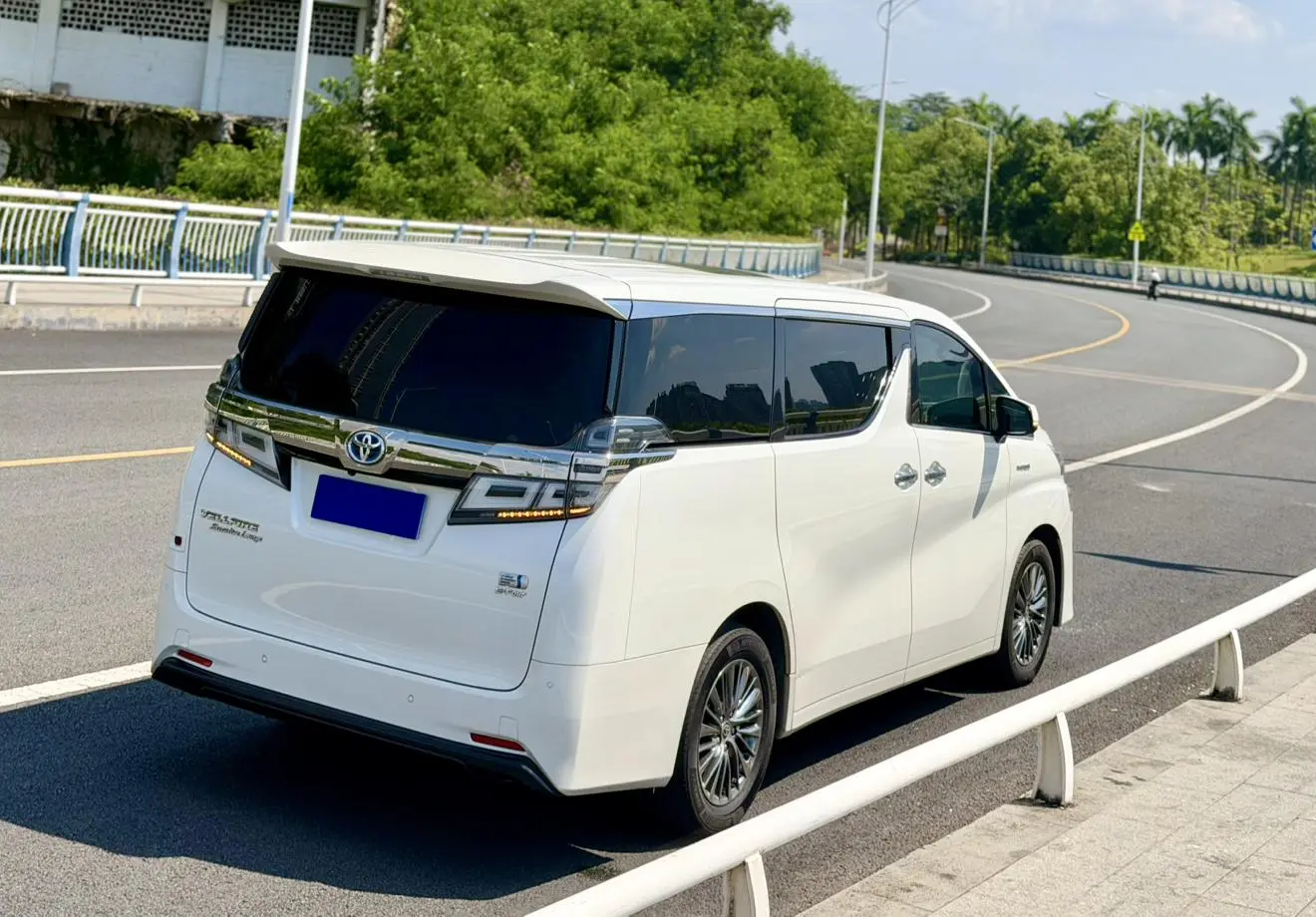Toyota Vellfire 2019 Hybrid 2.5L HV Premium