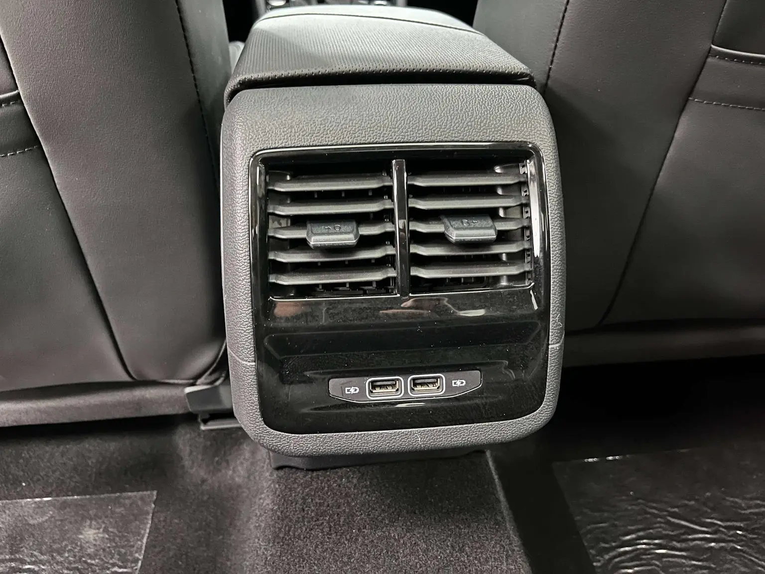Volkswagen Sagitar 2023 200TSI DSG Beyond