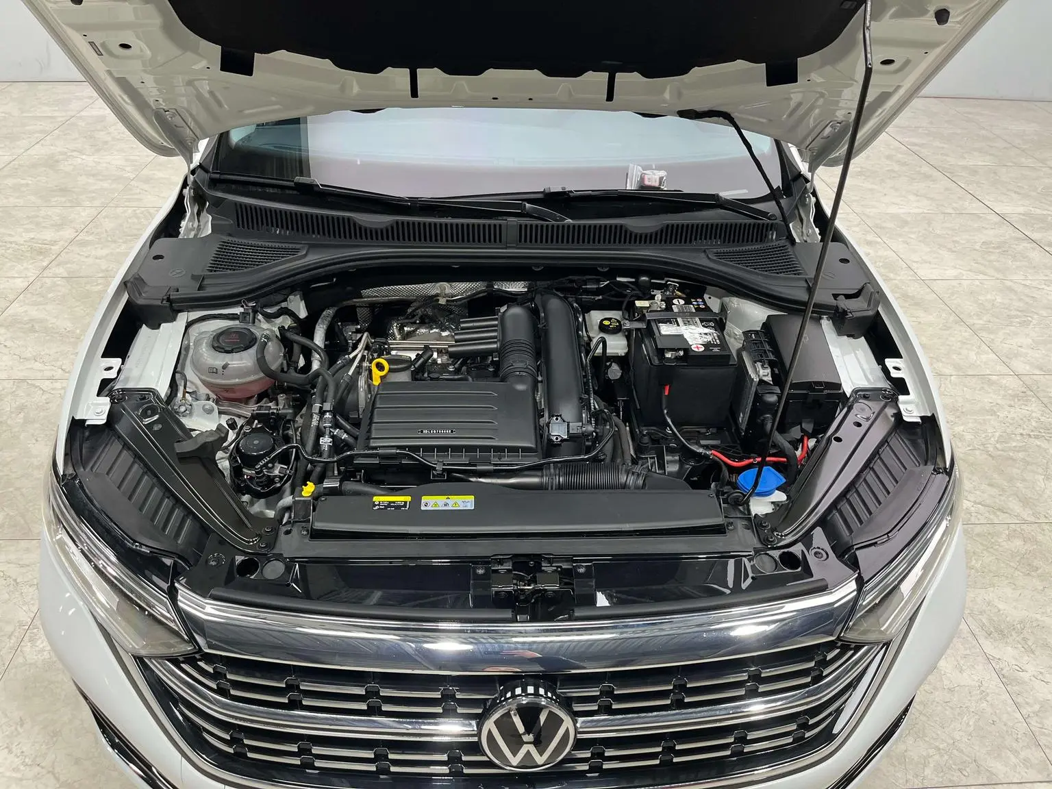 Volkswagen Sagitar 2023 200TSI DSG Beyond