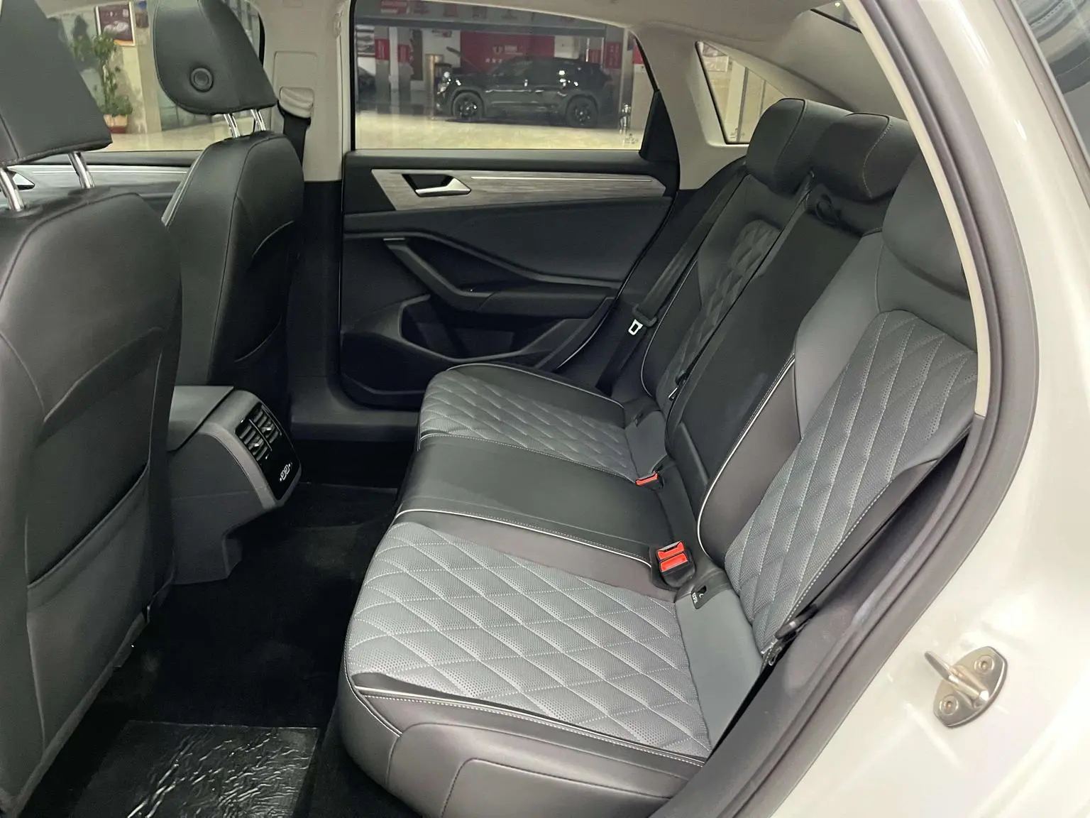 Volkswagen Sagitar 2023 200TSI DSG Beyond