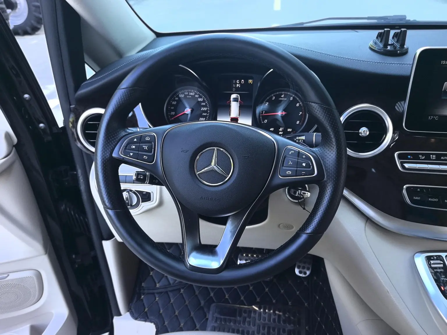 Mercedes-Benz V Class 2018 V 260 L Premium China VI