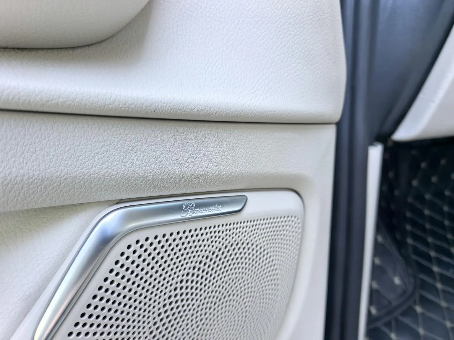 Mercedes-Benz V Class 2018 V 260 L Premium China VI